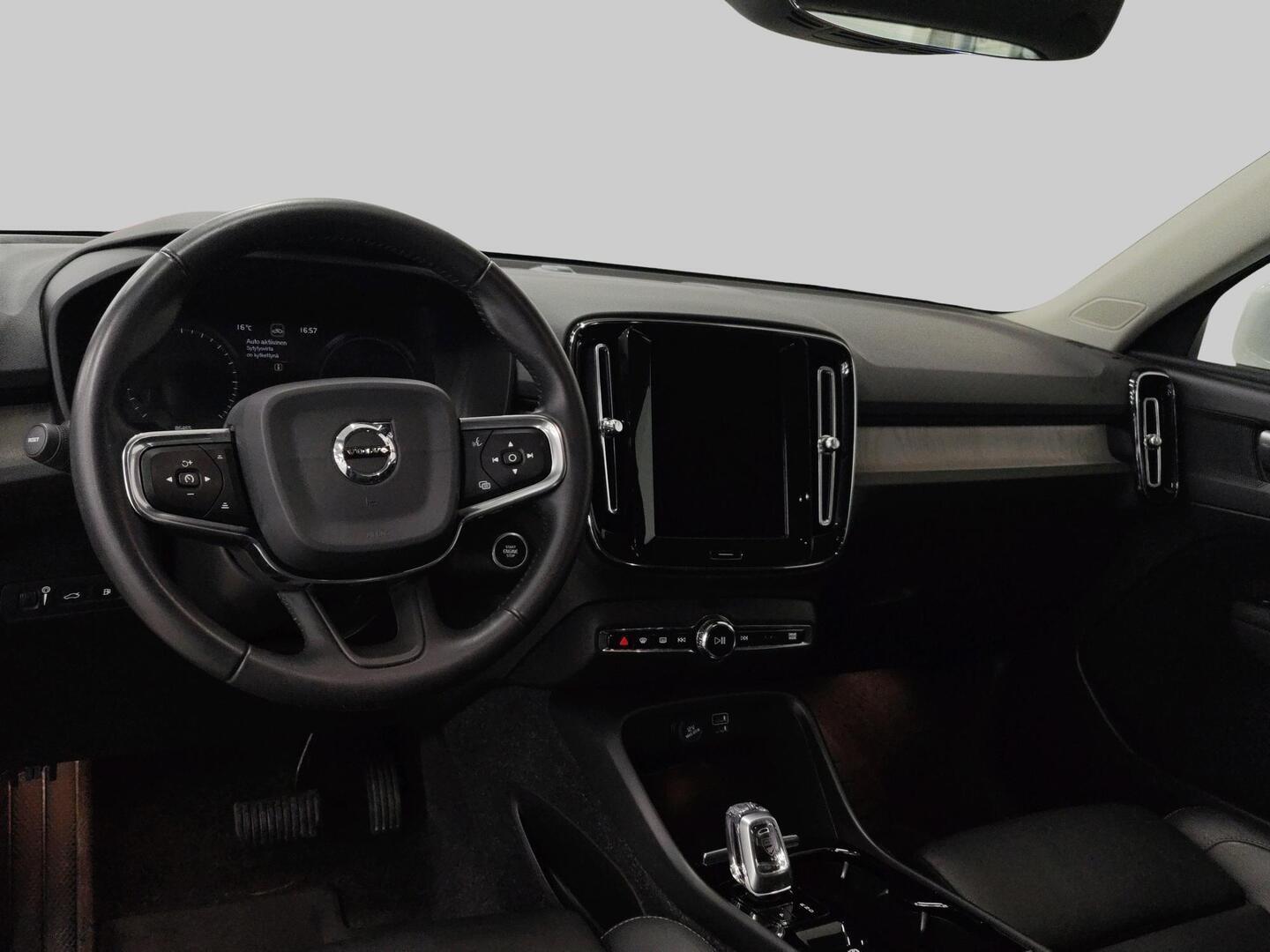 VOLVO XC40 2020