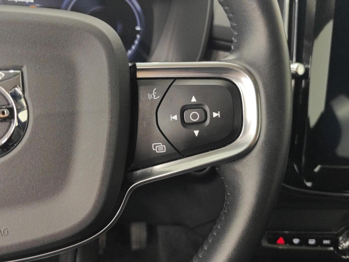 VOLVO XC40 2020