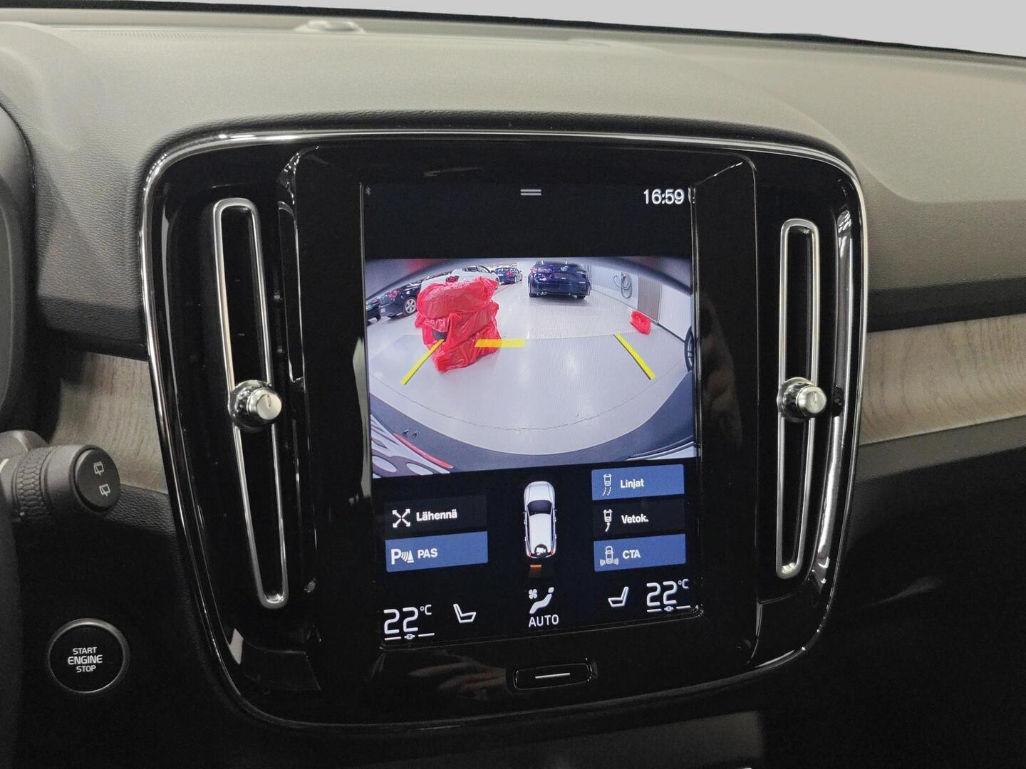 VOLVO XC40 2020