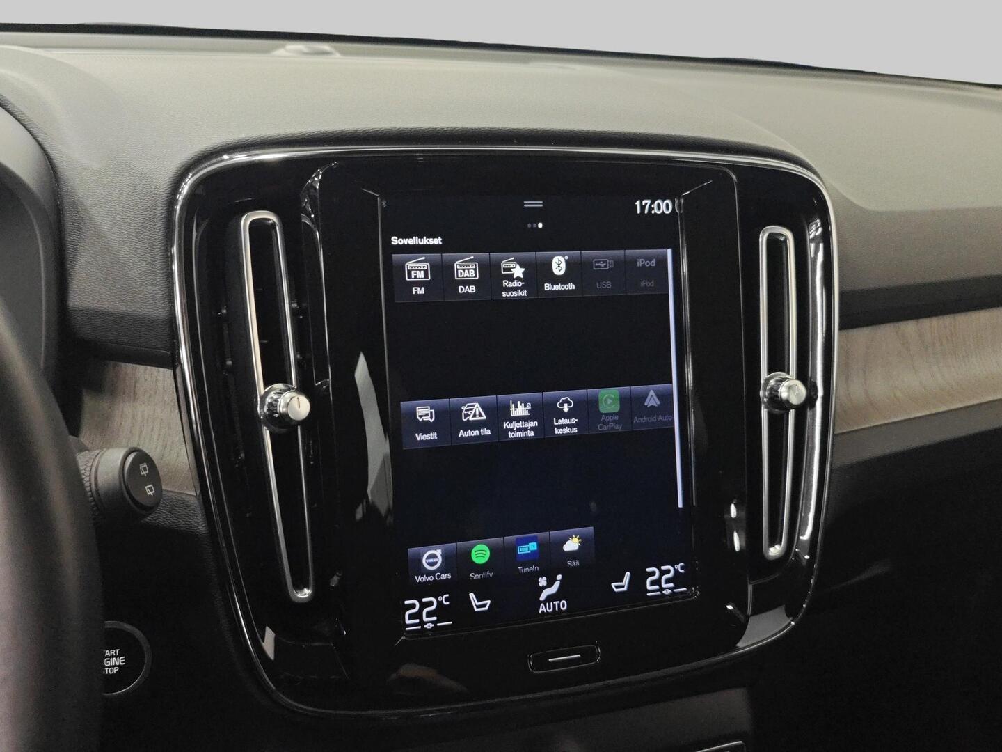 VOLVO XC40 2020
