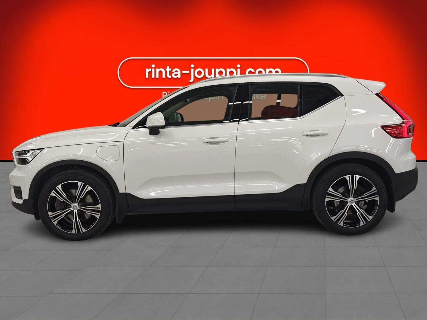 VOLVO XC40 2020