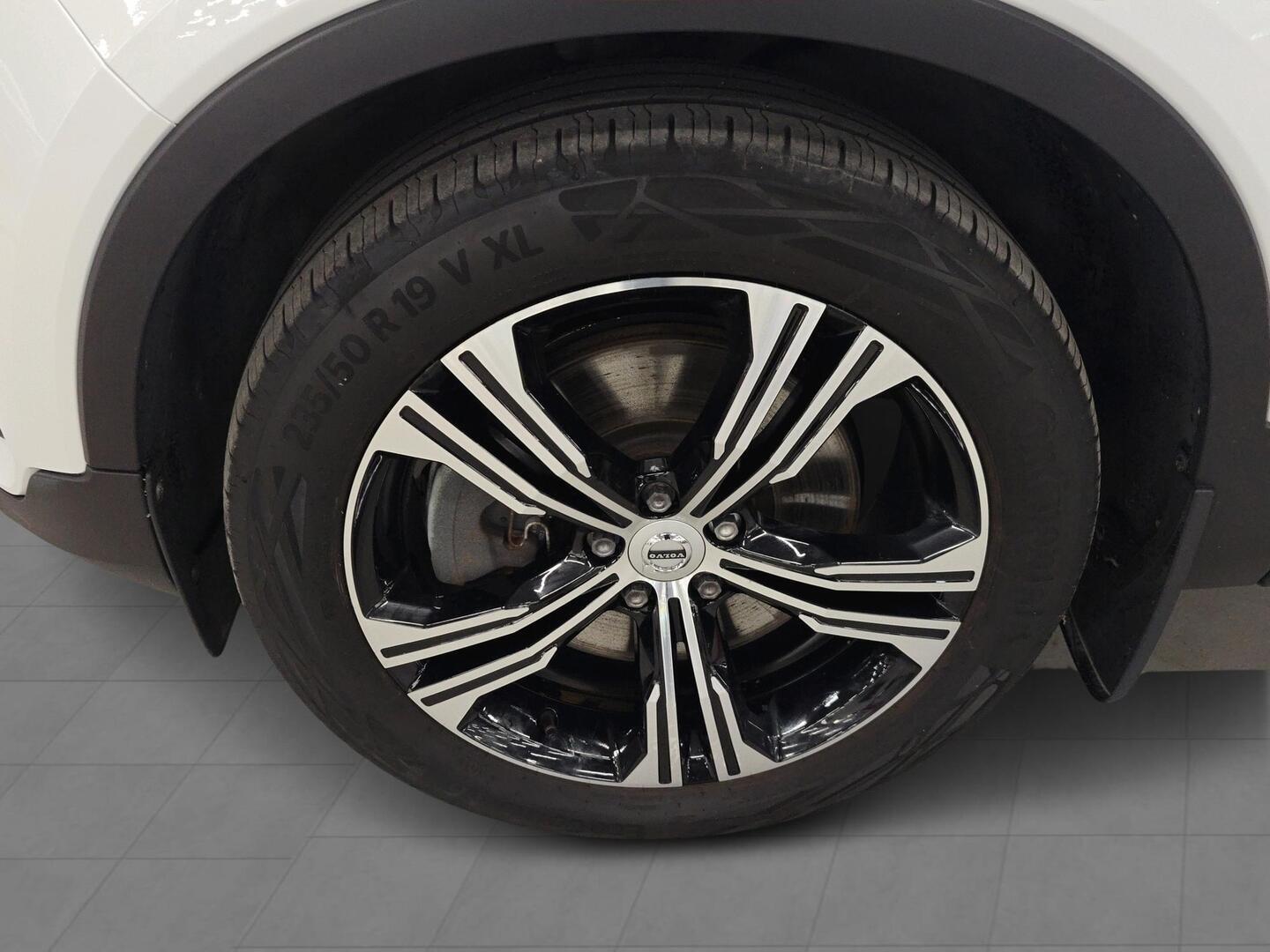VOLVO XC40 2020