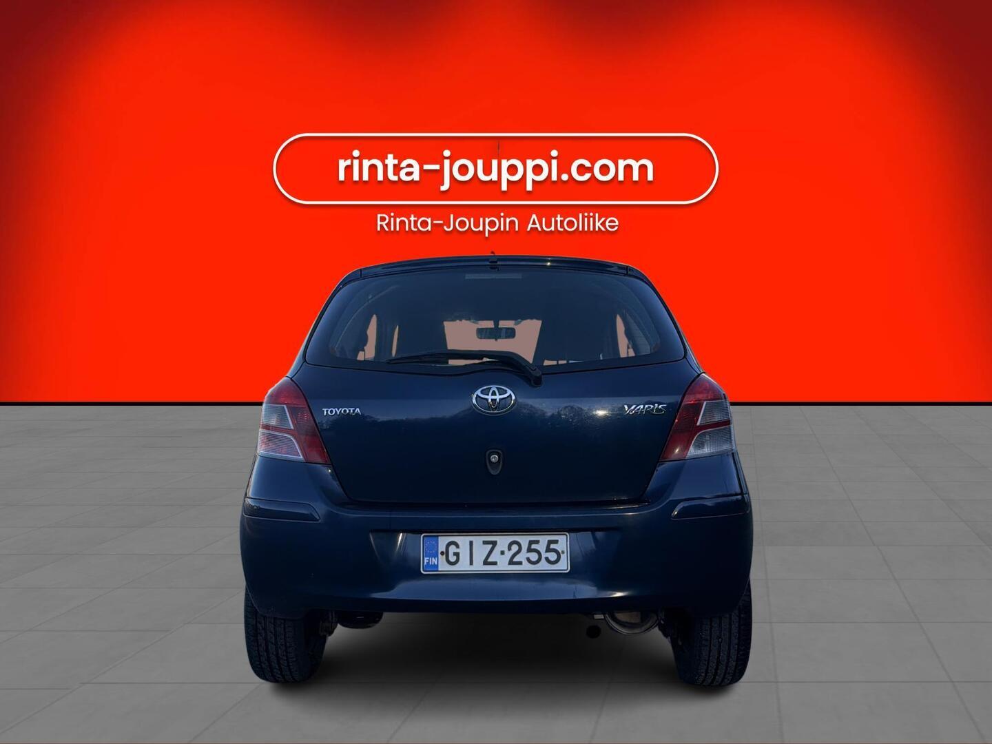 TOYOTA Yaris 2010