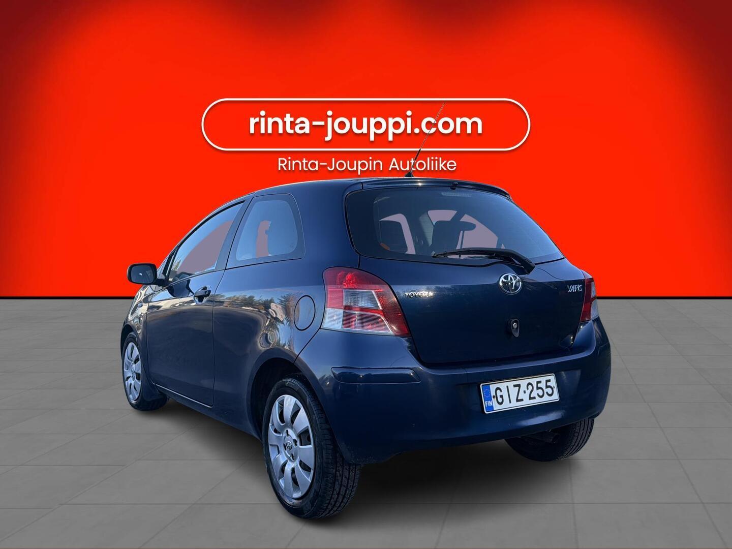TOYOTA Yaris 2010