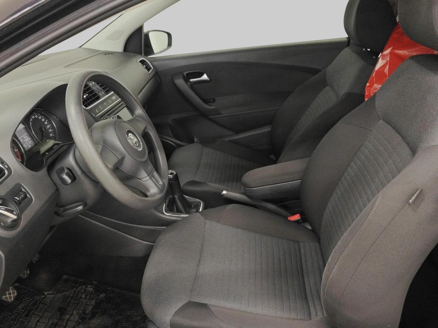 VOLKSWAGEN Polo 2010