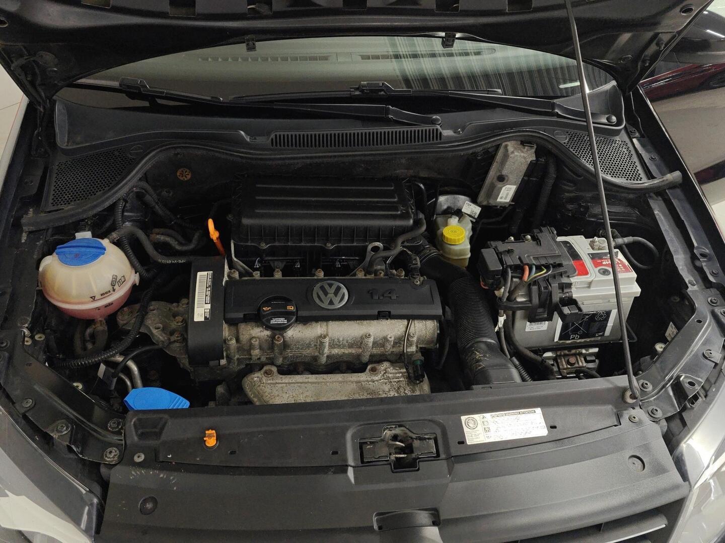 VOLKSWAGEN Polo 2010