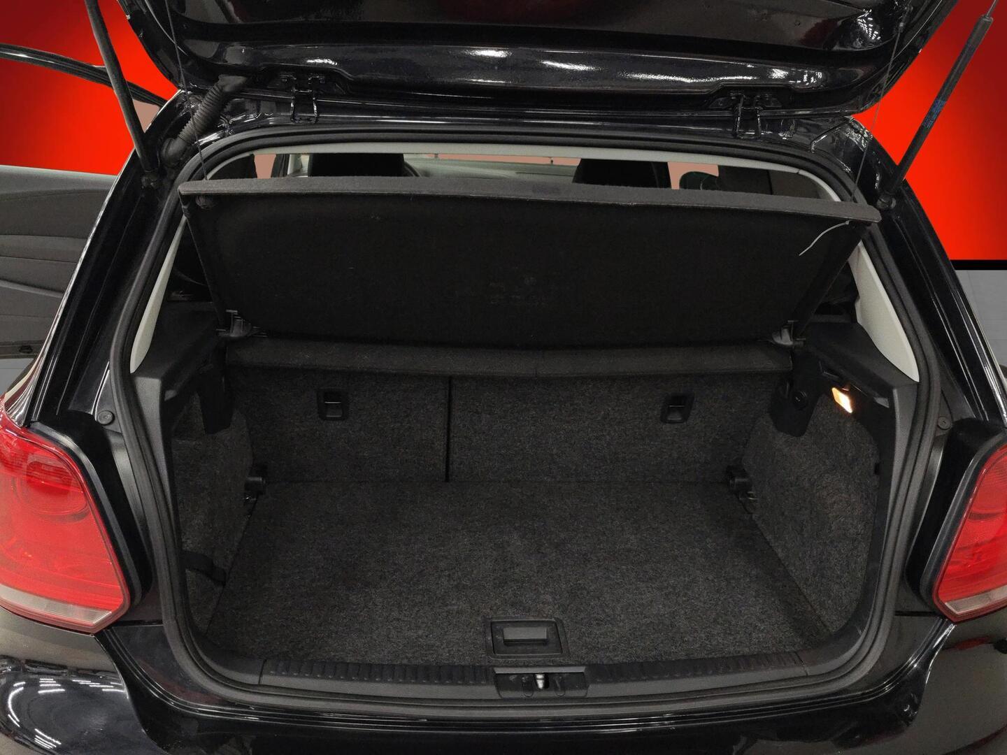 VOLKSWAGEN Polo 2010