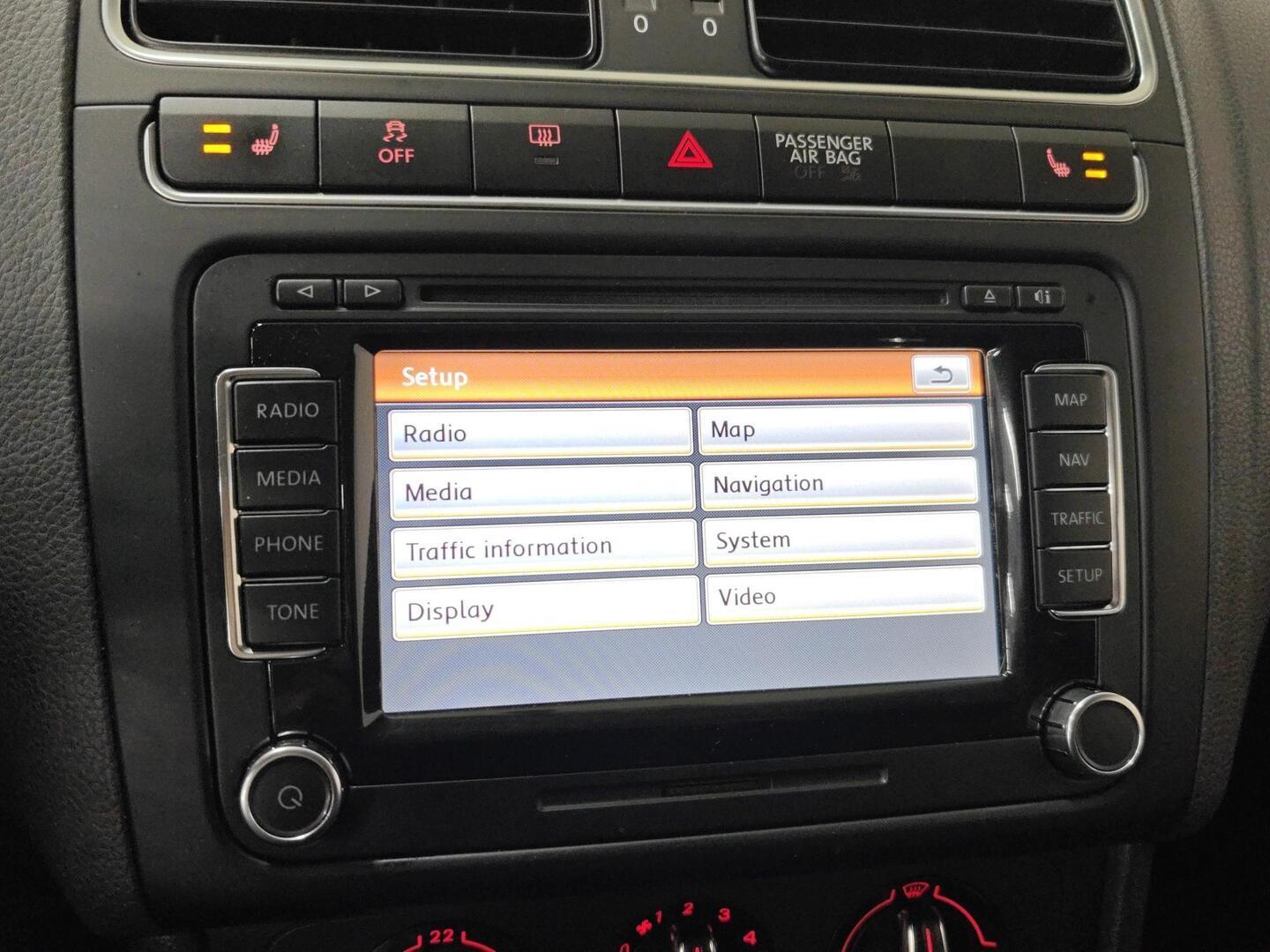 VOLKSWAGEN Polo 2010