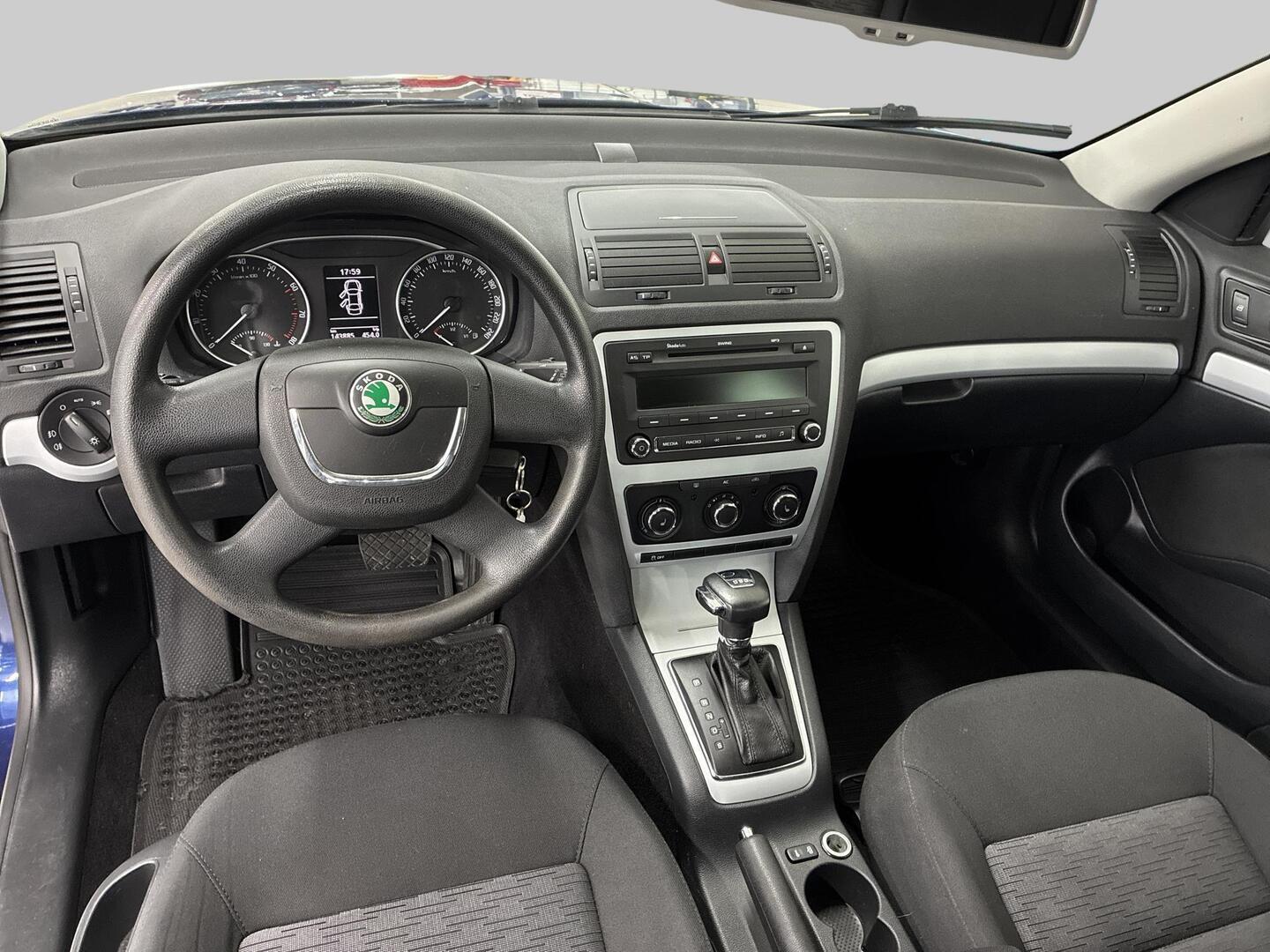 SKODA Octavia 2011