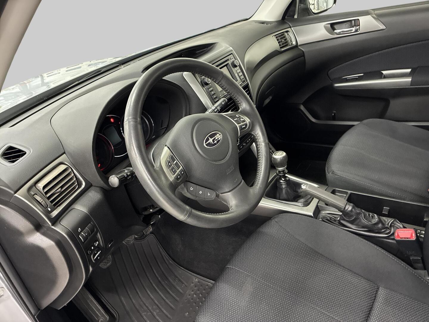 SUBARU Forester 2012