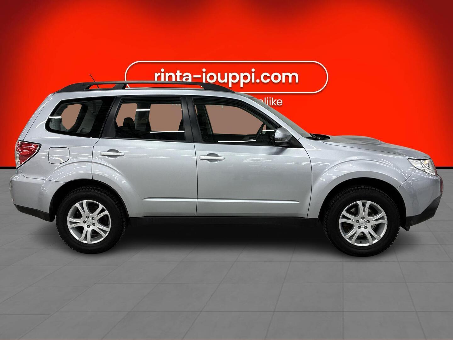 SUBARU Forester 2012
