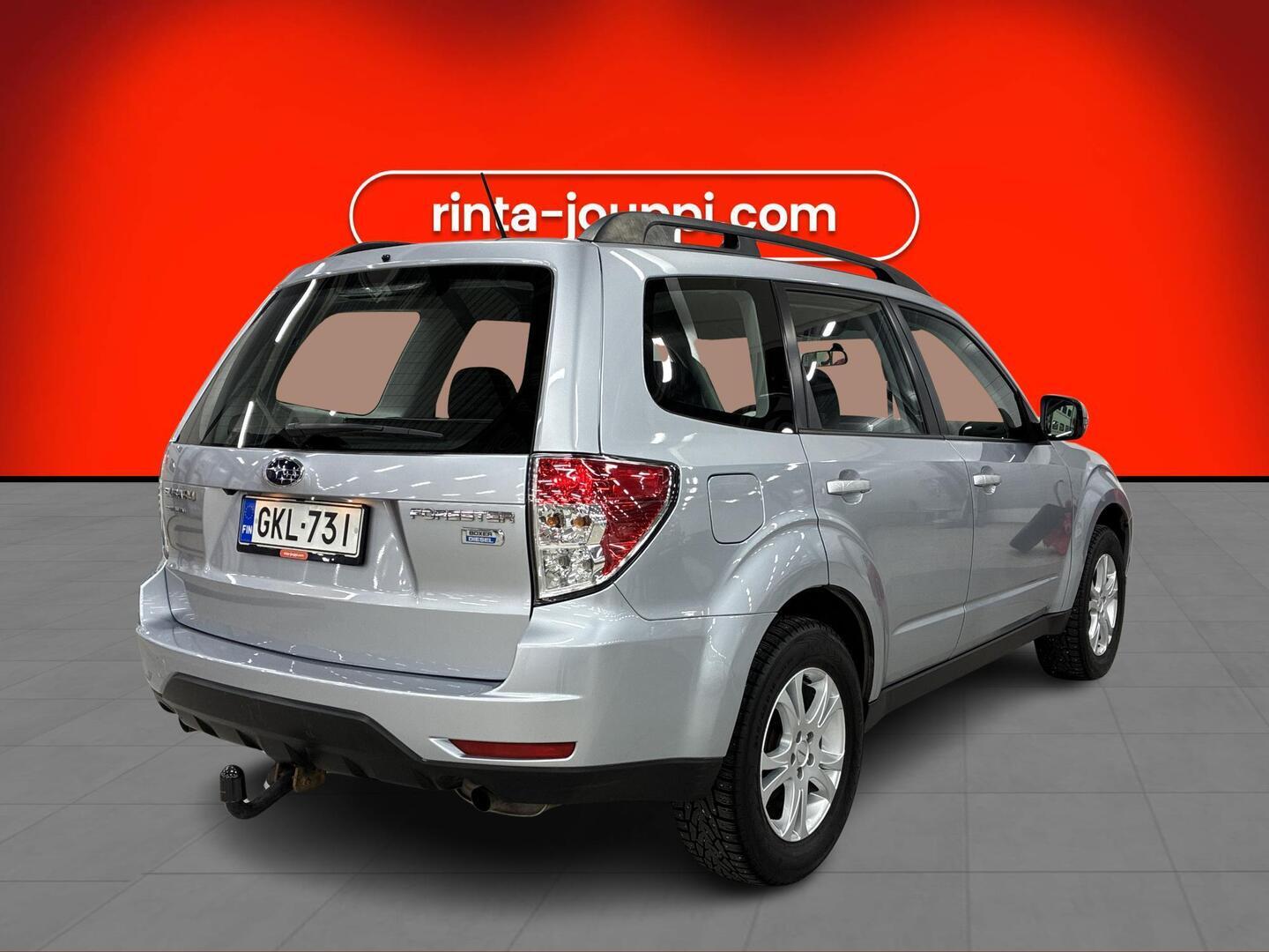 SUBARU Forester 2012