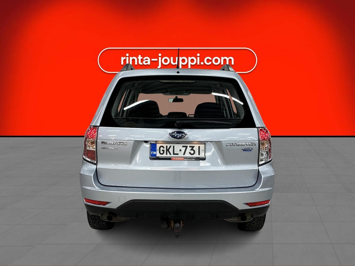SUBARU Forester 2012