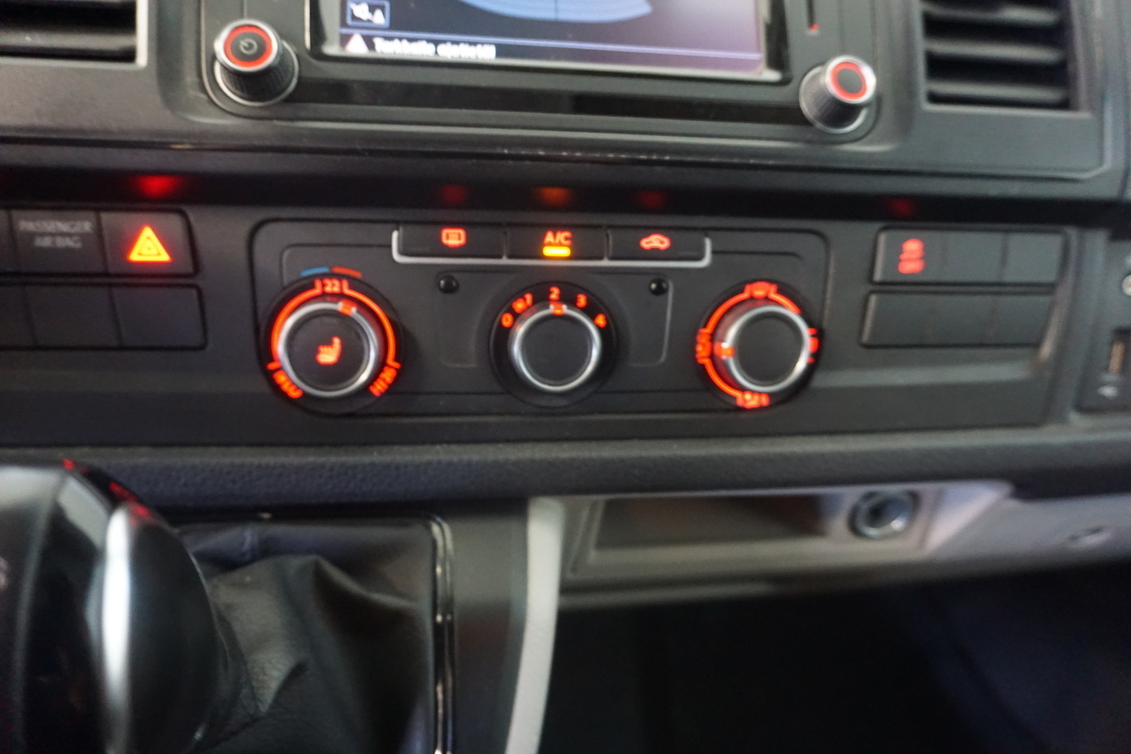 VOLKSWAGEN Transporter 2016