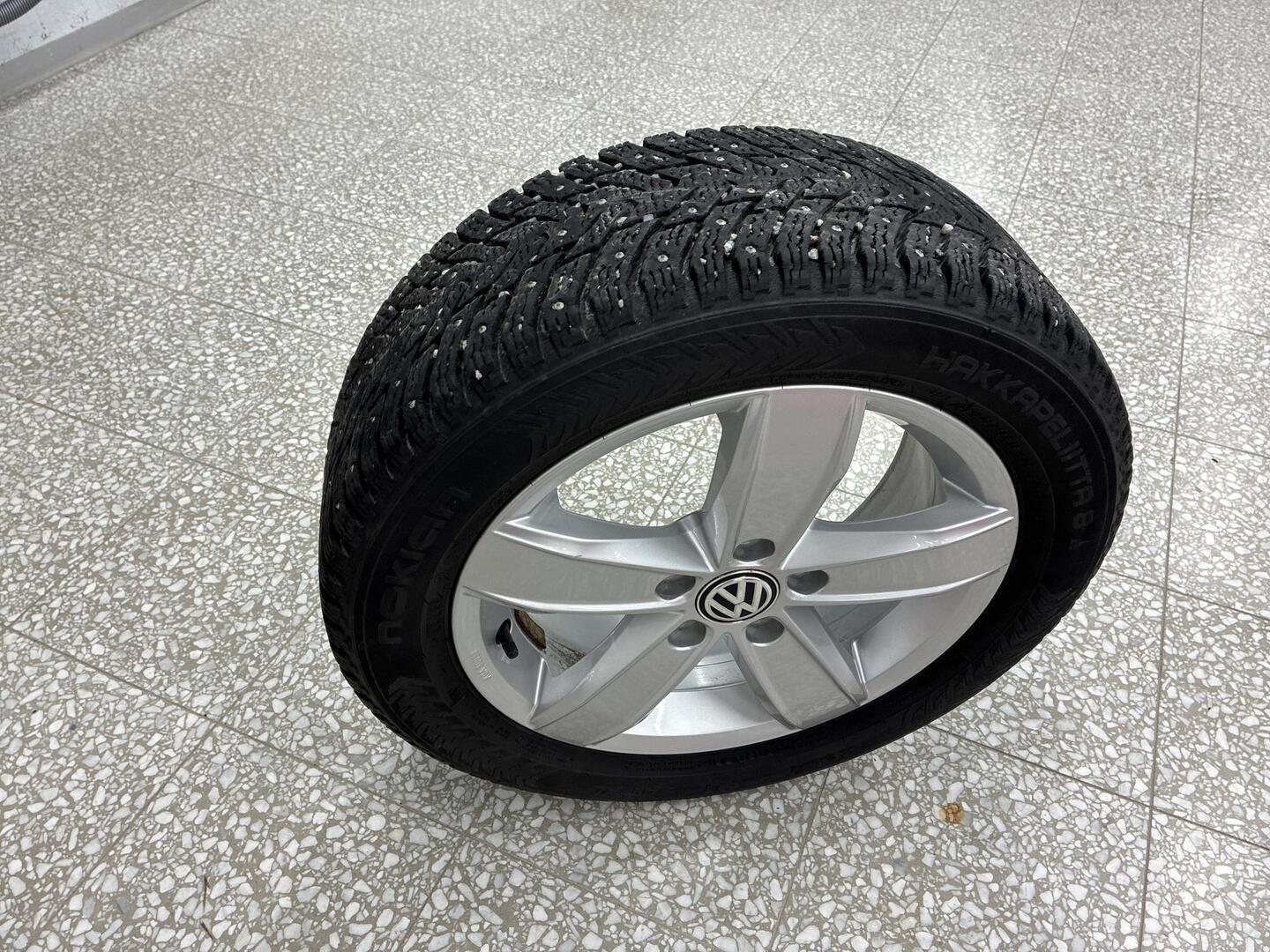 VOLKSWAGEN Golf 2016