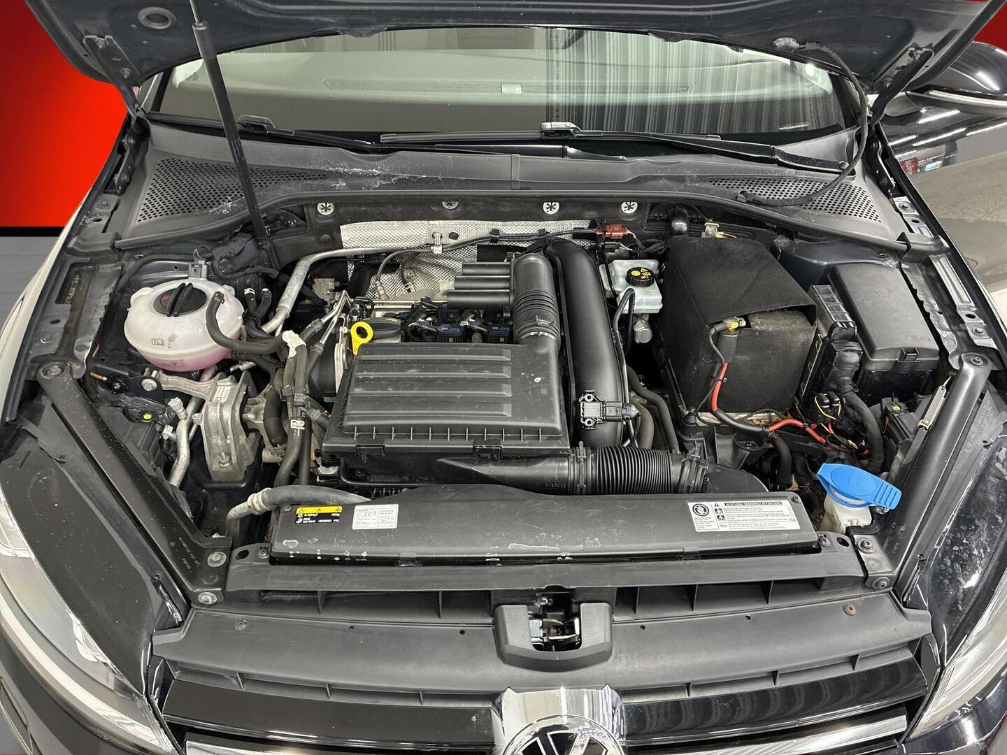 VOLKSWAGEN Golf 2016