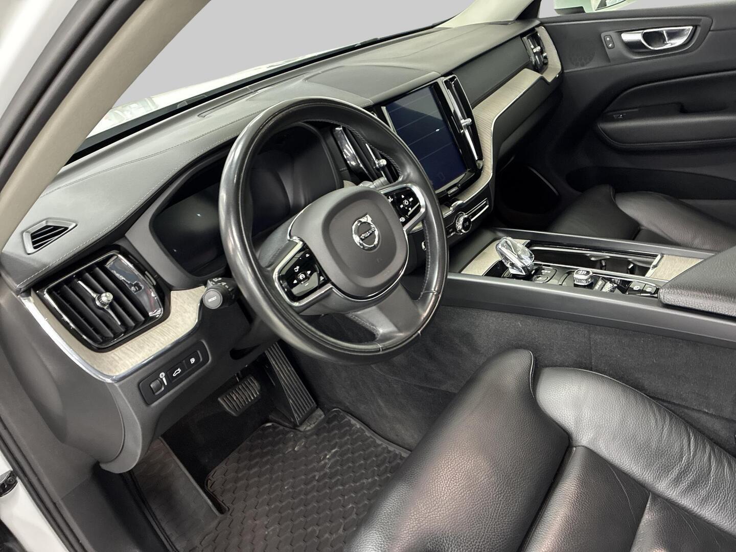 VOLVO XC60 2019