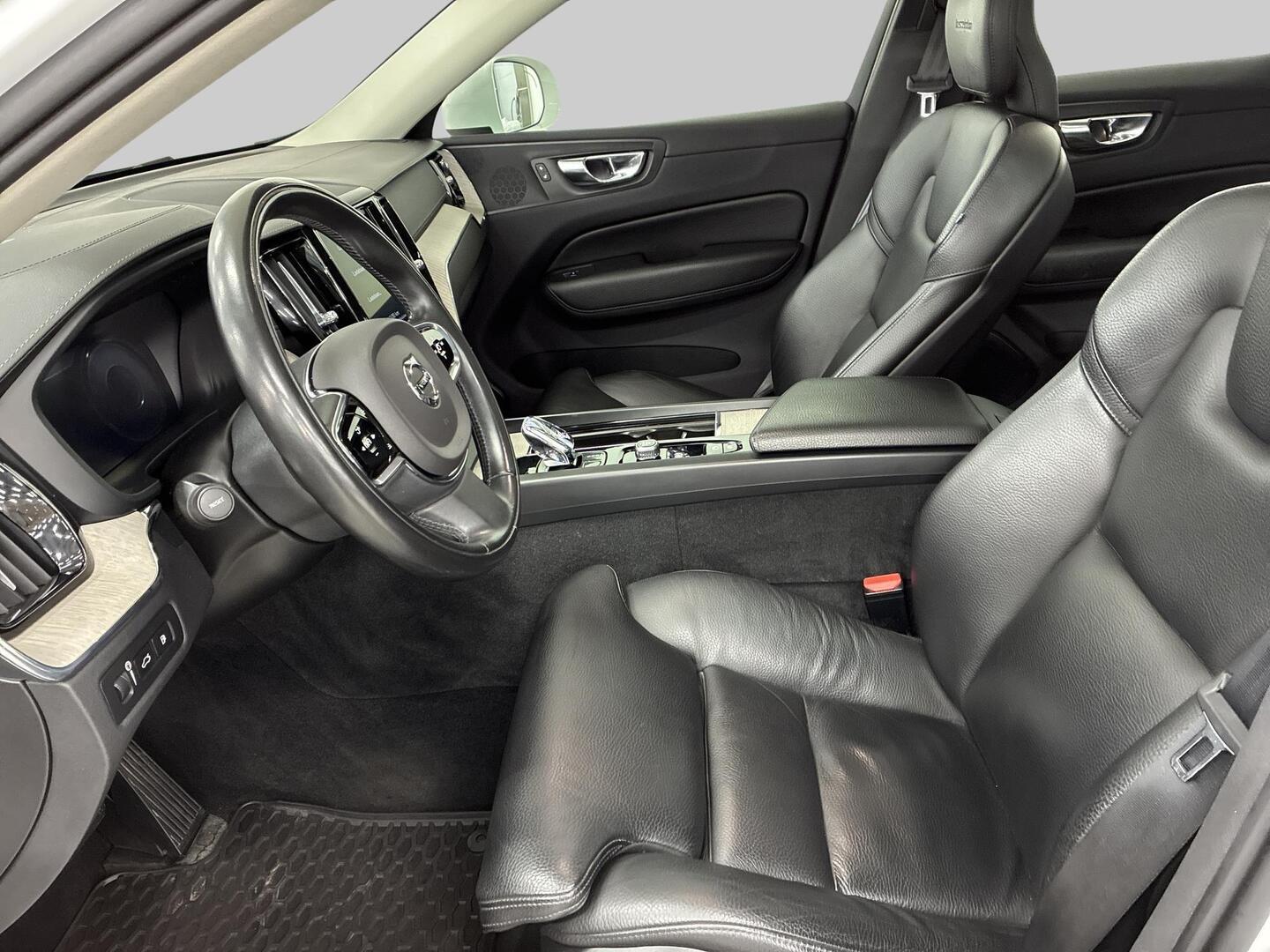 VOLVO XC60 2019