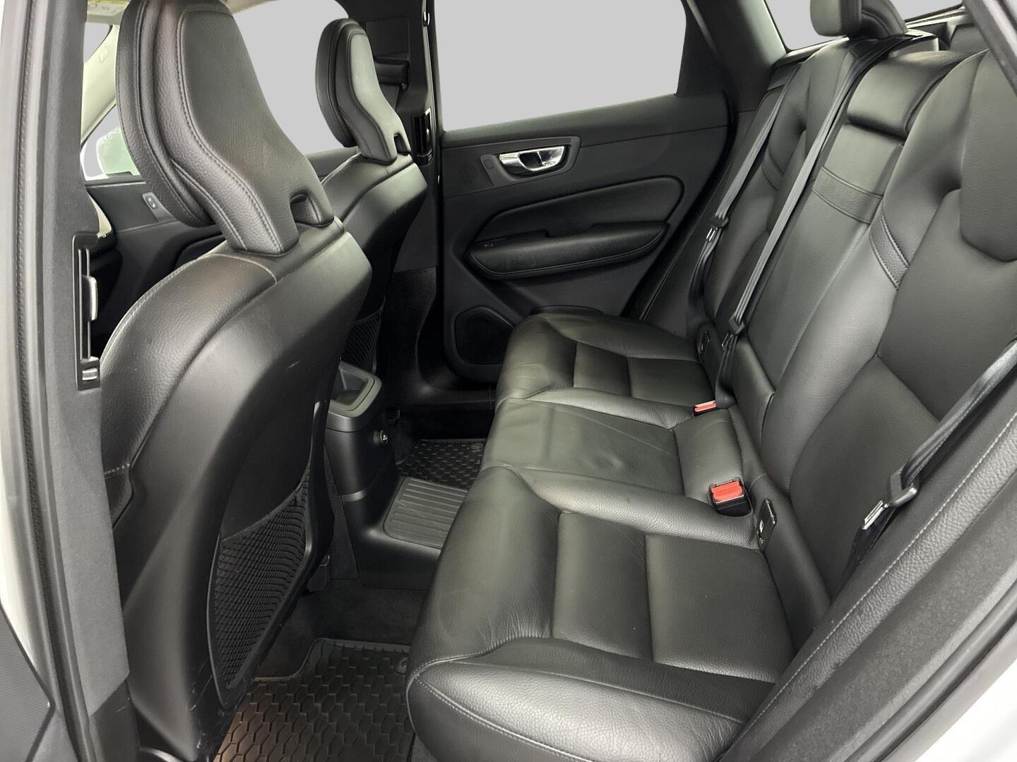 VOLVO XC60 2019