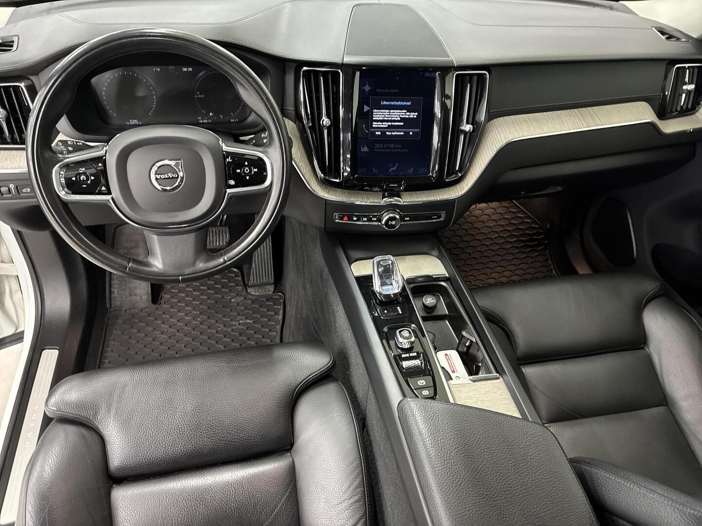 VOLVO XC60 2019
