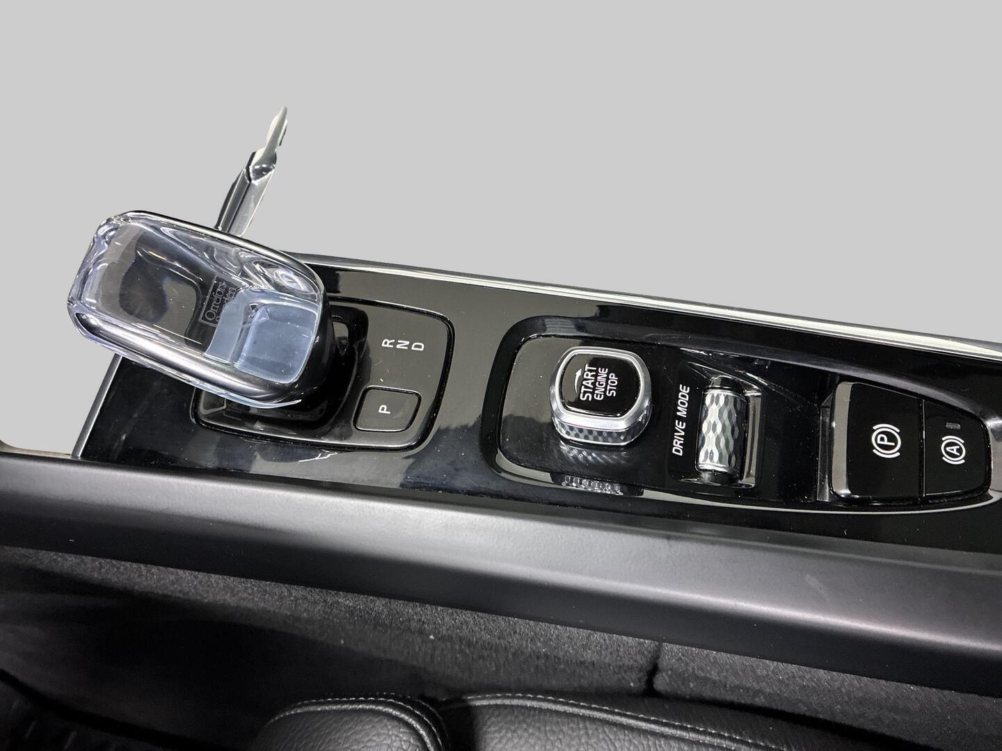 VOLVO XC60 2019