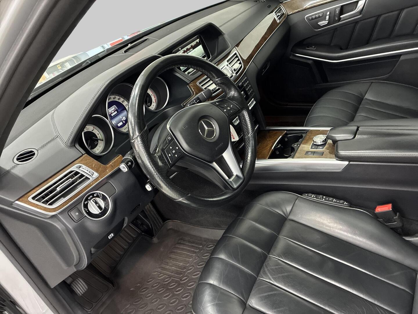 MERCEDES-BENZ E 2015