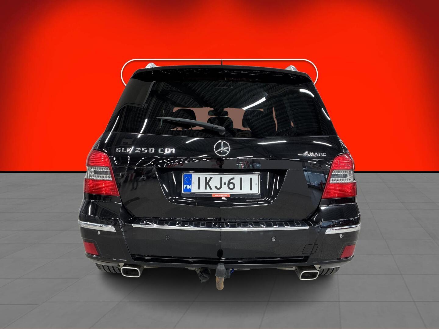 MERCEDES-BENZ GLK 2011