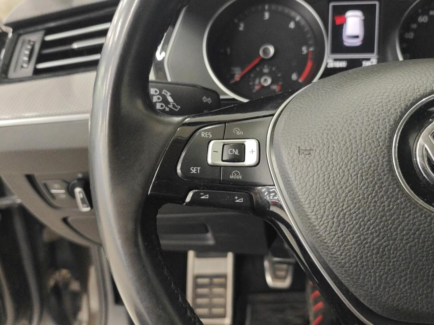 VOLKSWAGEN Passat 2016