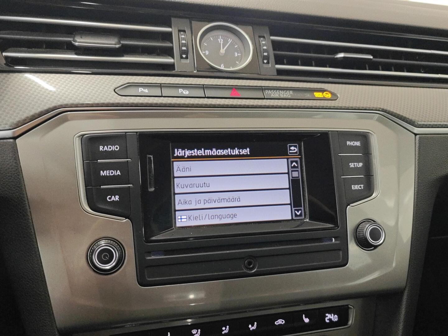 VOLKSWAGEN Passat 2016