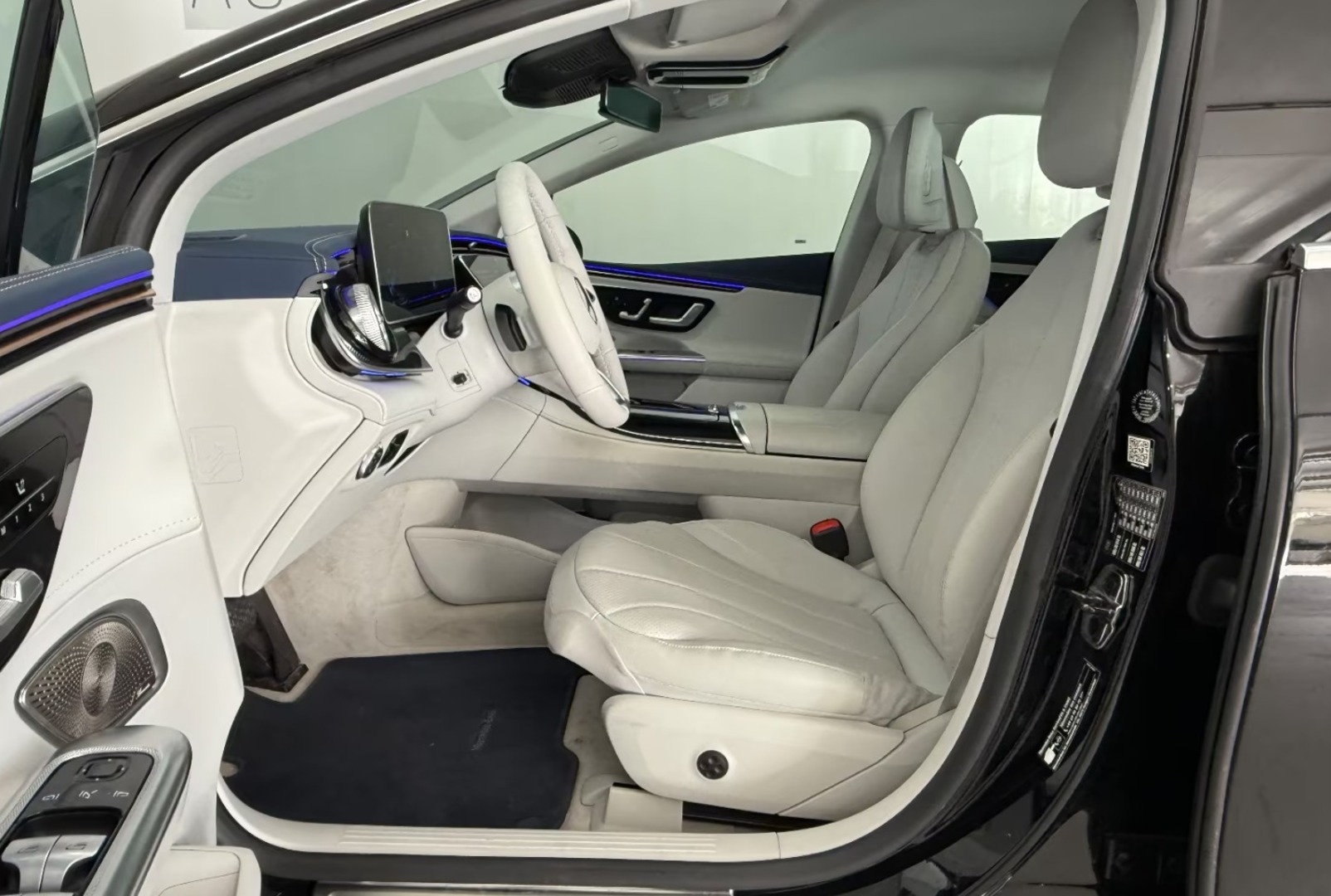 MERCEDES-BENZ EQE 2024