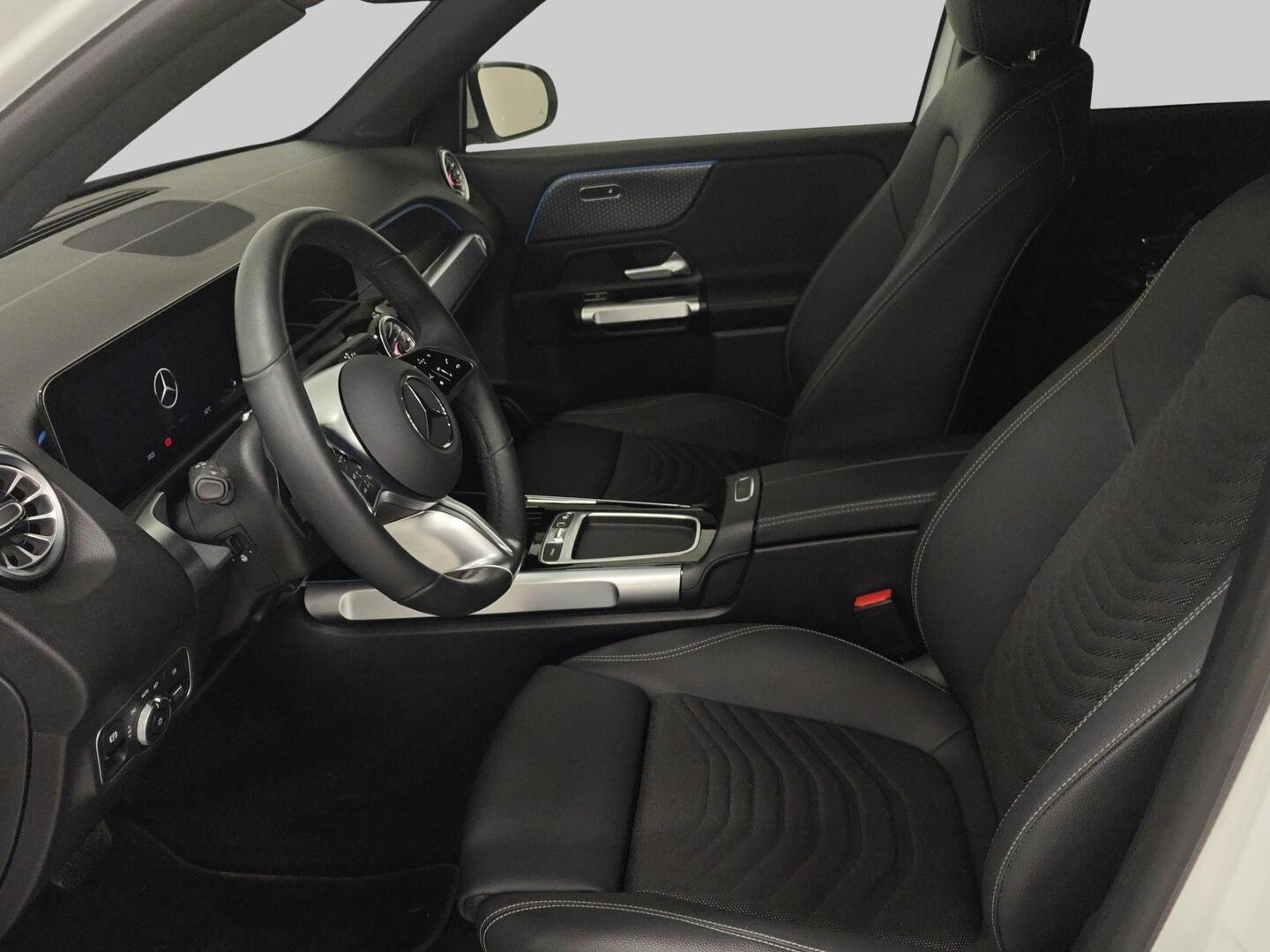 MERCEDES-BENZ EQB 2024