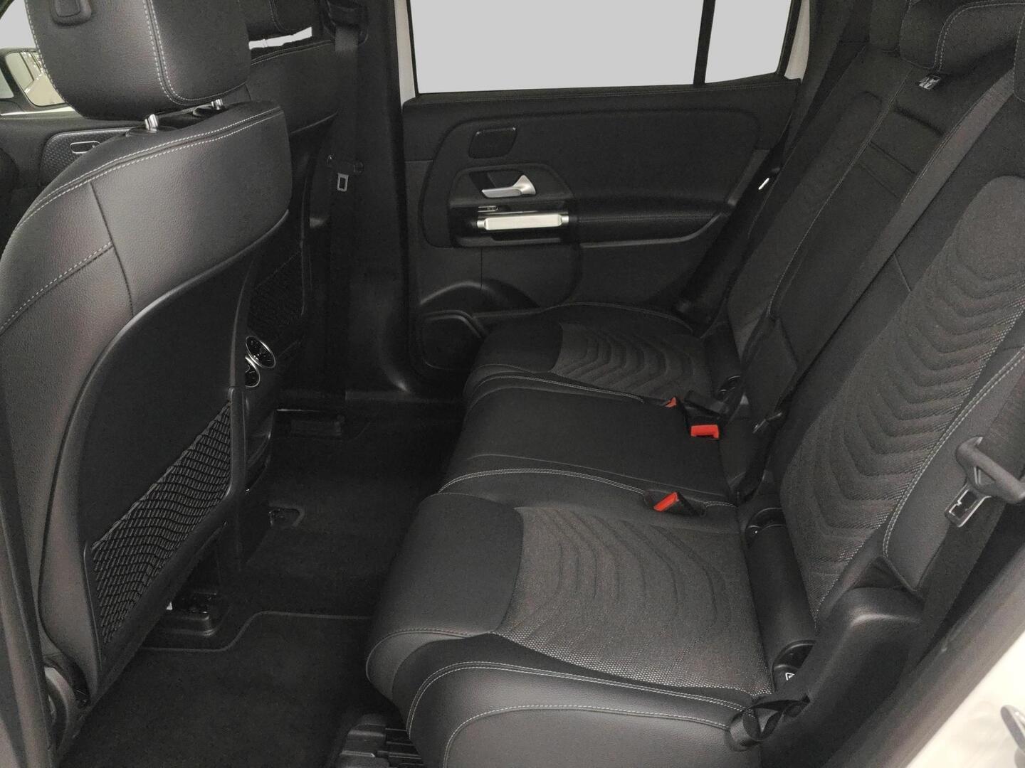 MERCEDES-BENZ EQB 2024