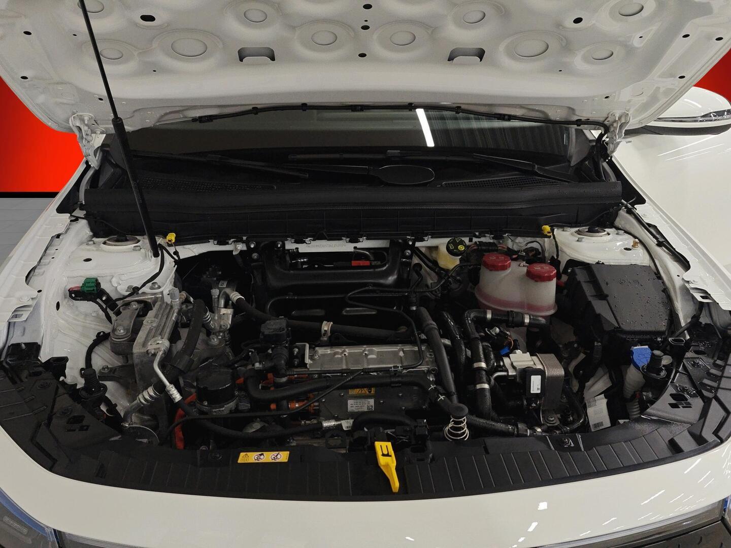 MERCEDES-BENZ EQB 2024