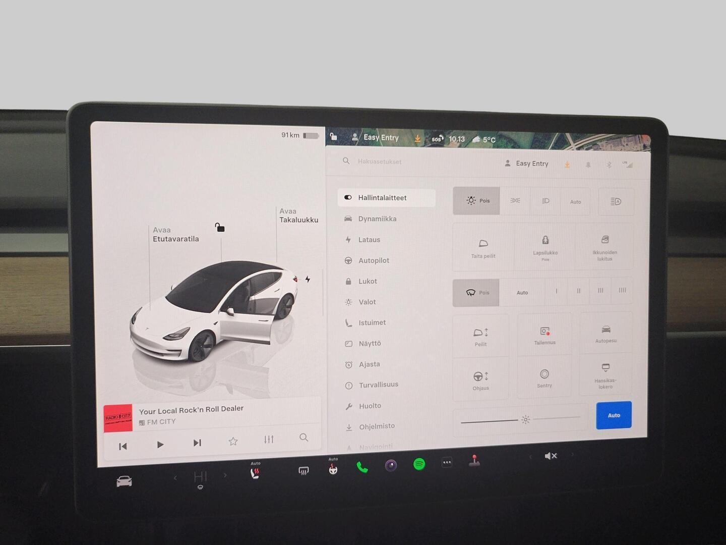 TESLA MODEL 3 2023