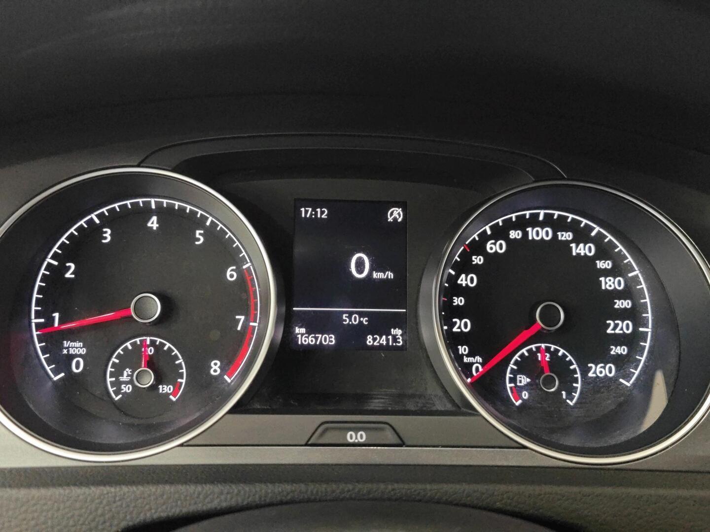 VOLKSWAGEN Golf 2016