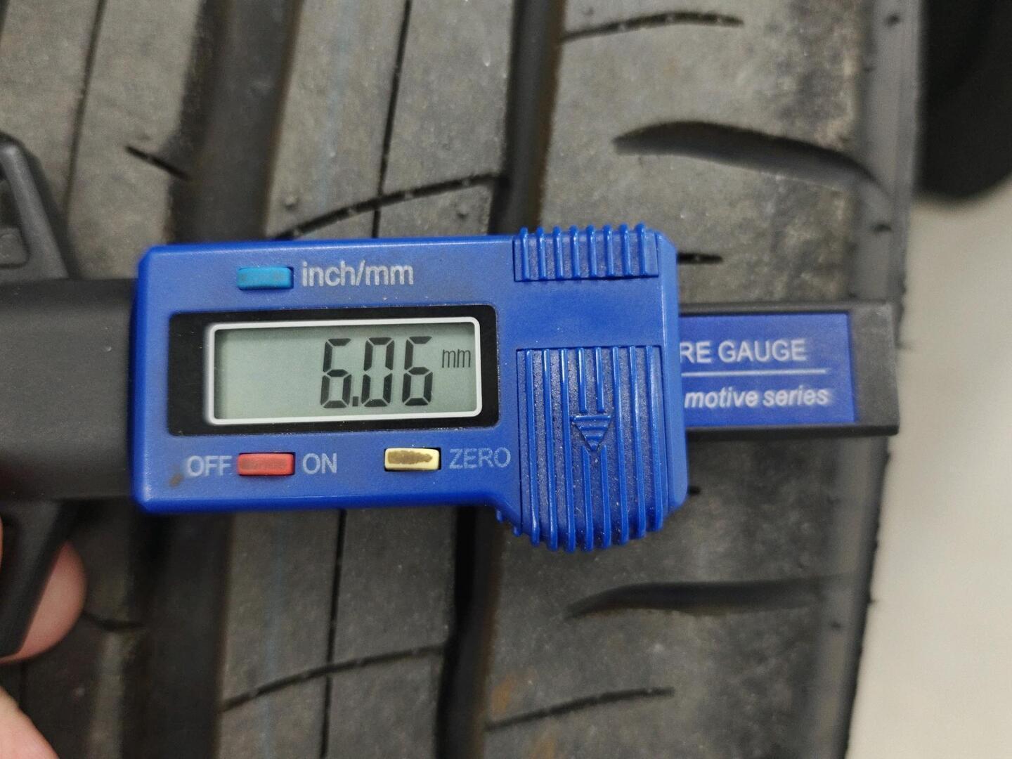 TOYOTA Corolla Cross 2025