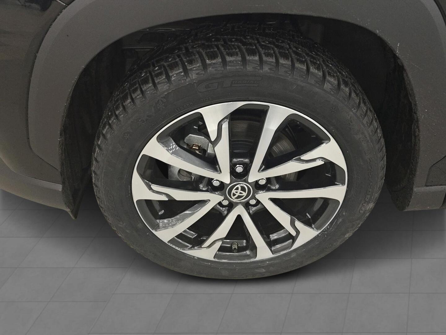 TOYOTA Corolla Cross 2025