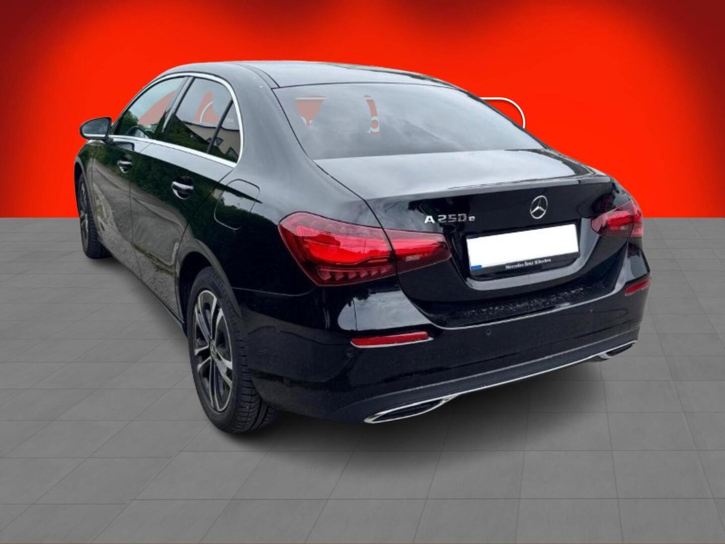 MERCEDES-BENZ A 2024