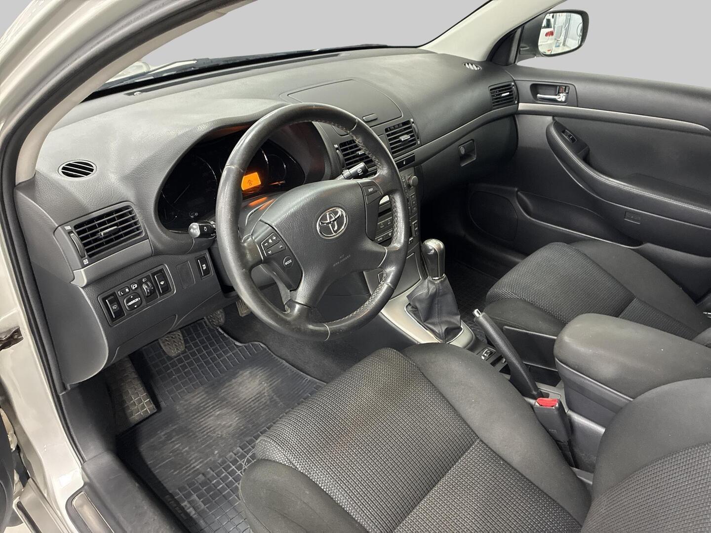 TOYOTA Avensis 2008