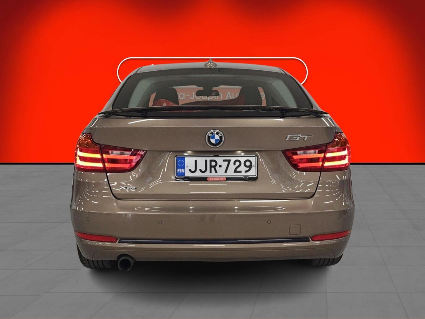 BMW 320 Gran Turismo 2015