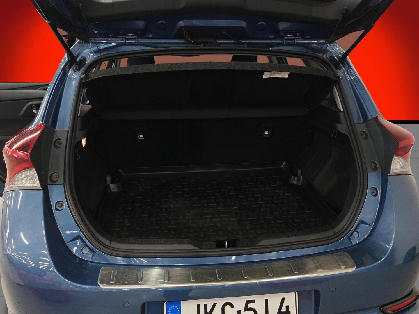TOYOTA Auris 2016
