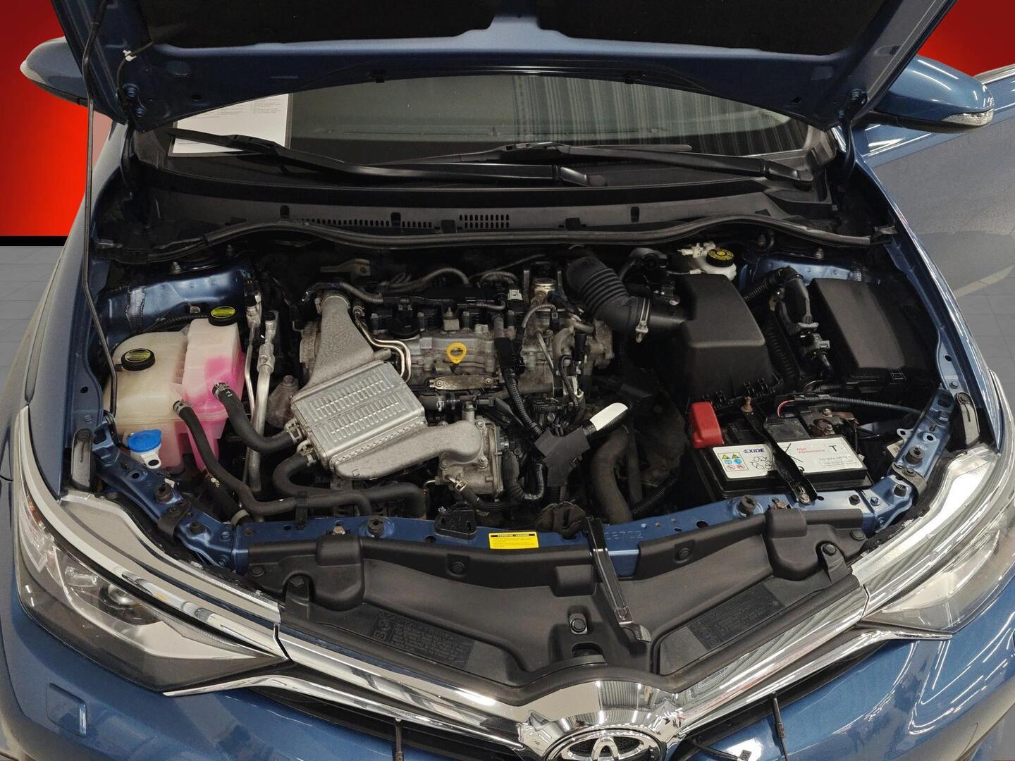TOYOTA Auris 2016