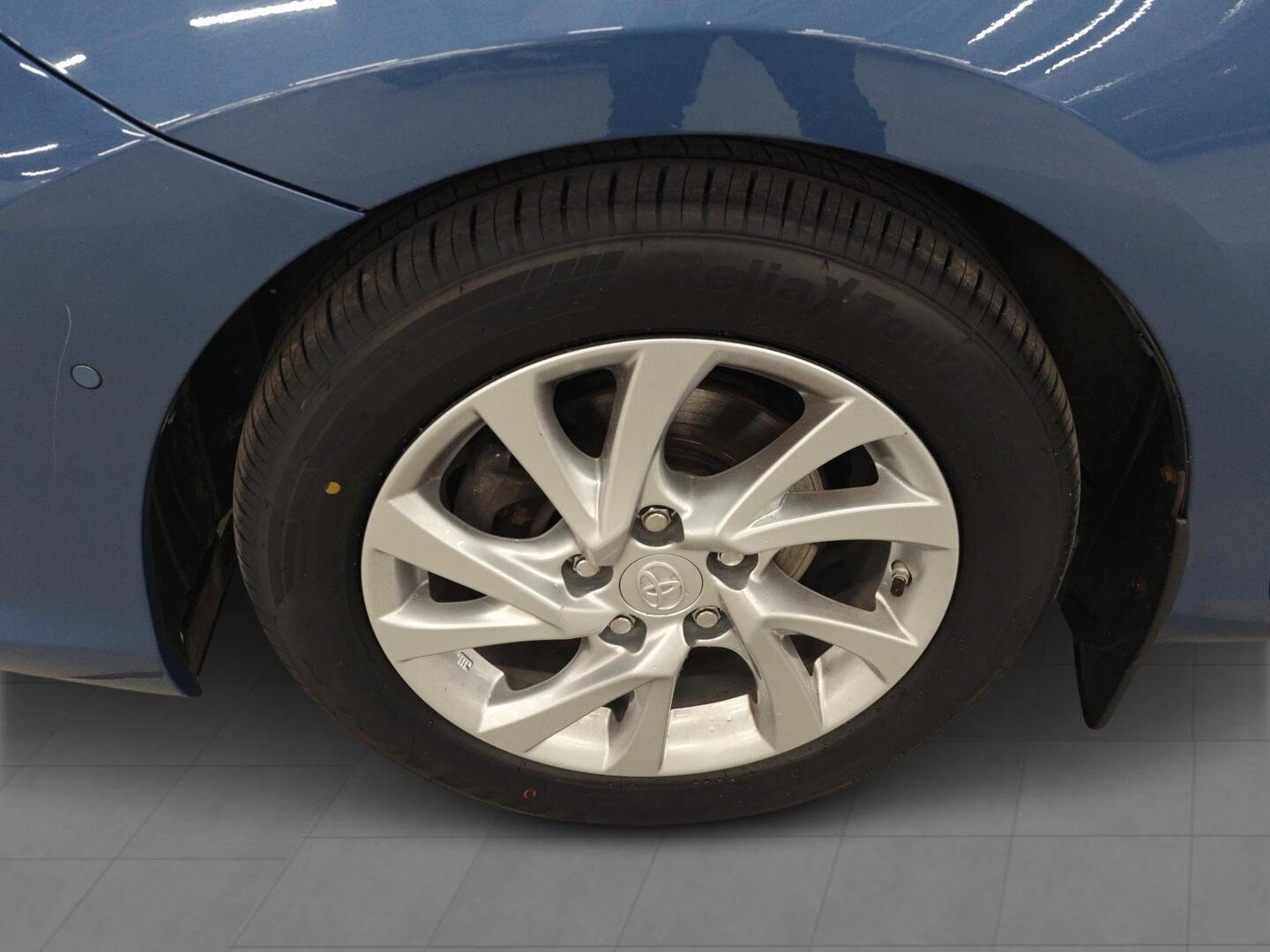 TOYOTA Auris 2016