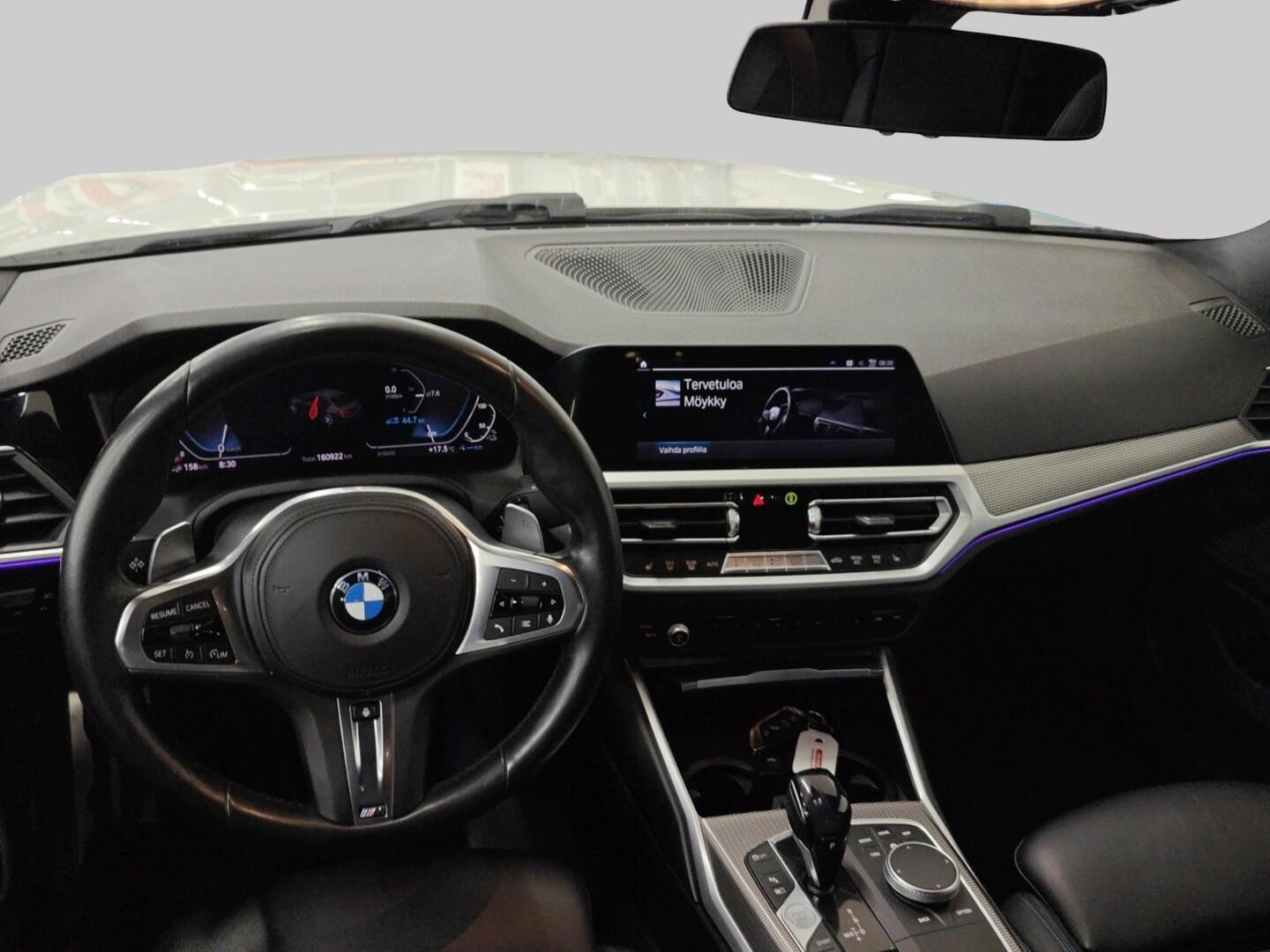 BMW 330 2019