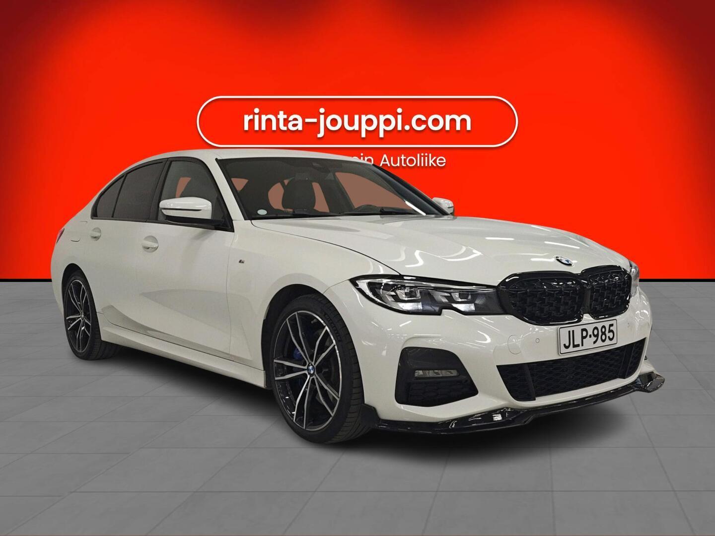 BMW 330 2019