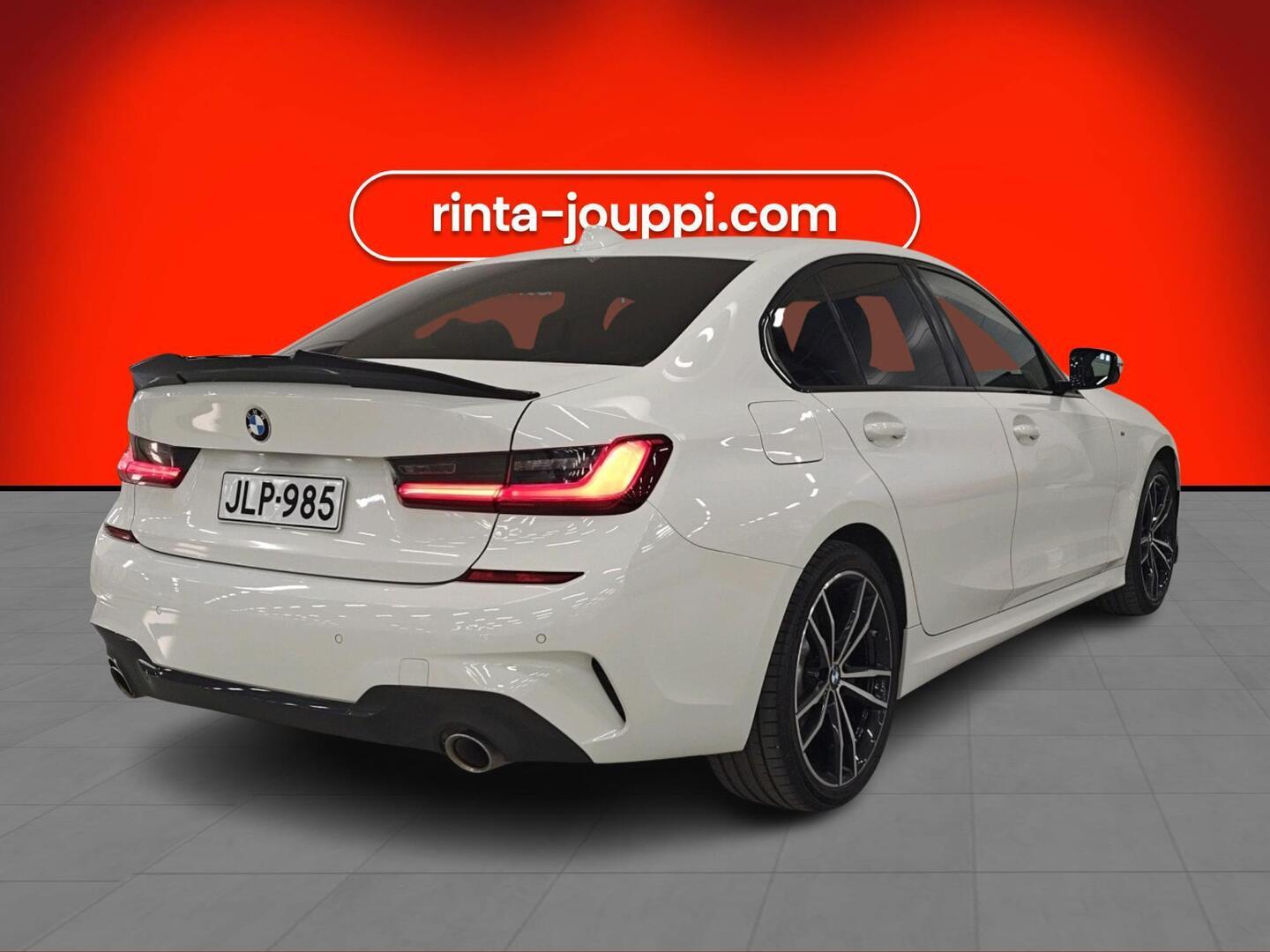 BMW 330 2019