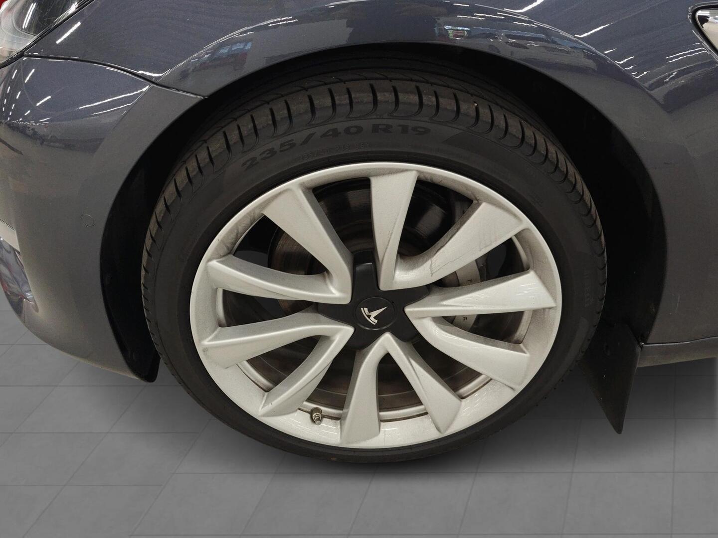 TESLA Model 3 2019