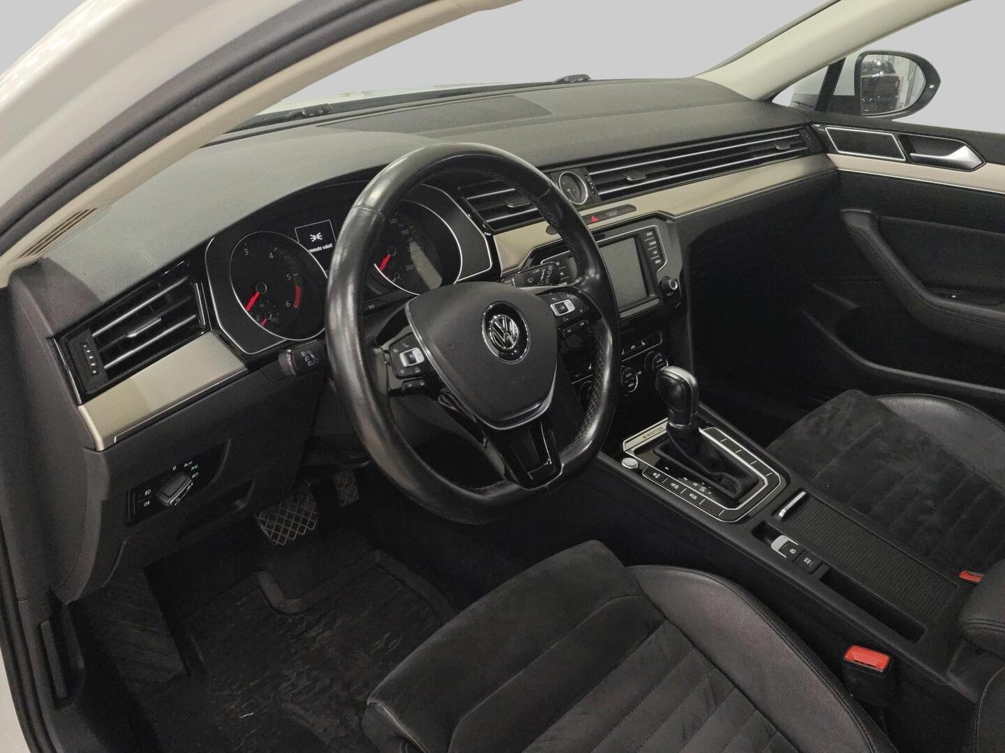 VOLKSWAGEN Passat 2017