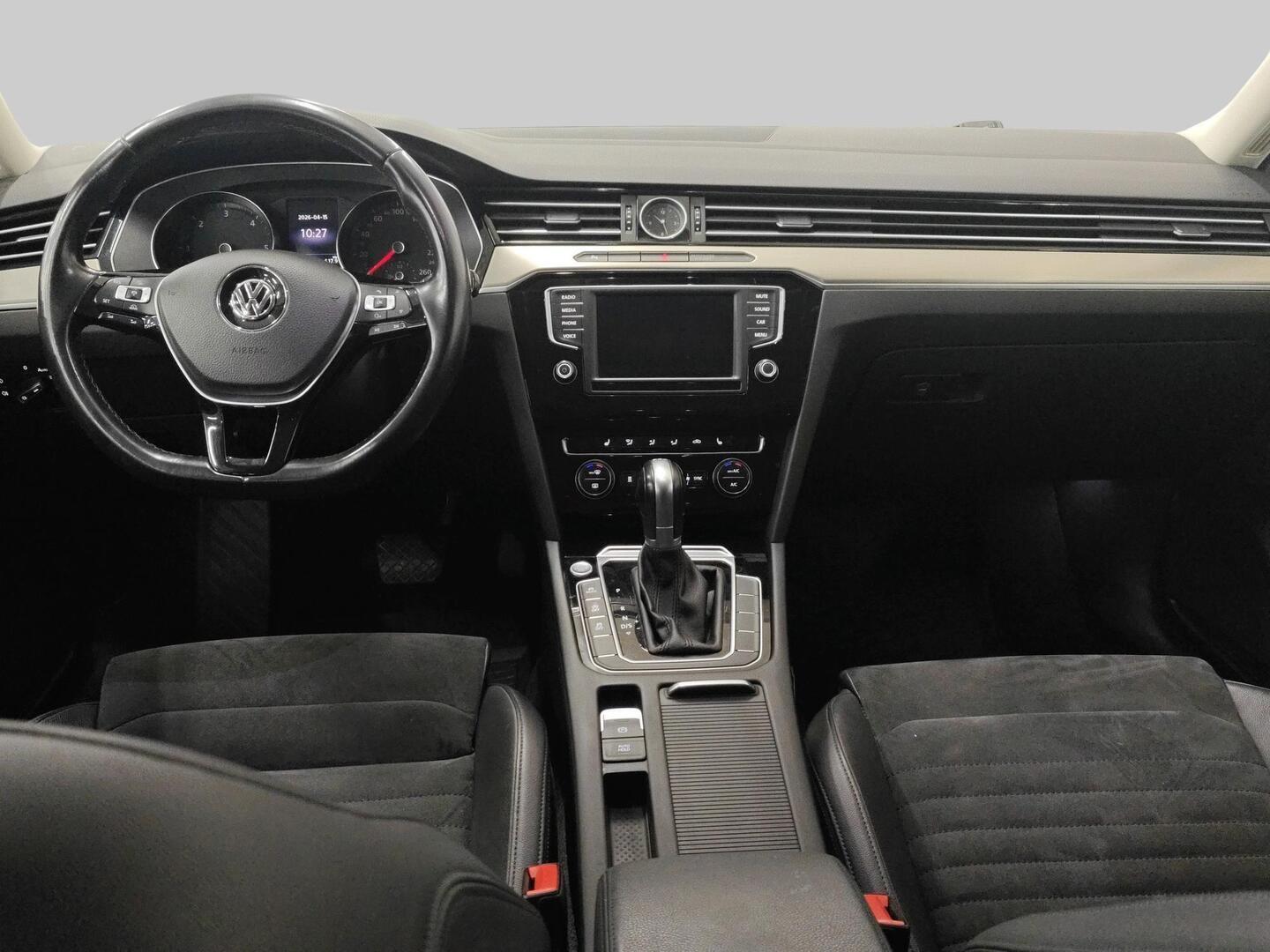 VOLKSWAGEN Passat 2017