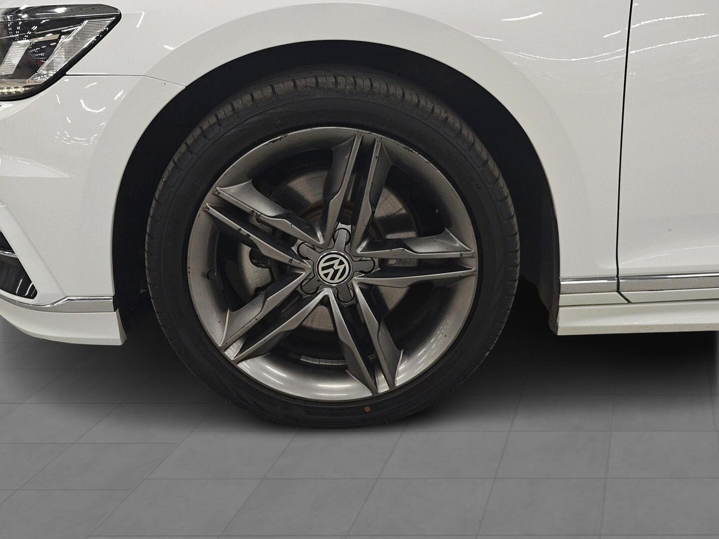 VOLKSWAGEN Passat 2017